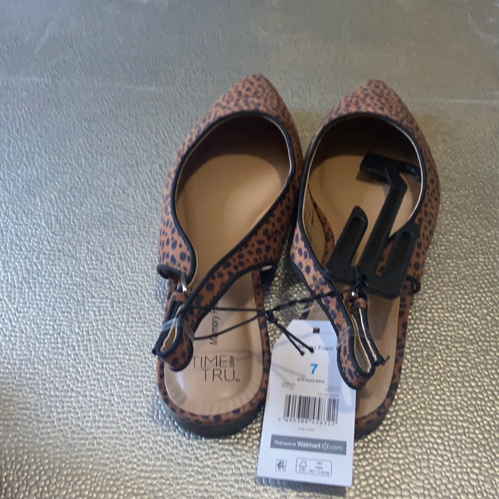 Memory foam sling back shoe